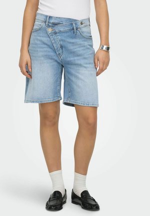ONLY JEANS-SHORTS ONLCROSSOVER MITTLERE TAILLE NORMAL GESCHNITTEN JEANS-SHORTS - Jeansshort - medium blue denim