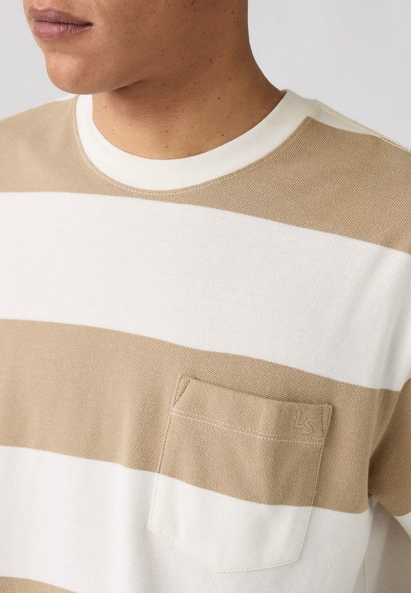 HALF SLEEVE TEE - Print T-shirt - sand4