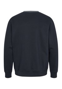 Tengerészkék pulóver hosszú ujjakkal, kerek nyakkivágással és bordázott mandzsettákkal. Puha anyag sima felülettel, látható minták vagy logók nélkül.