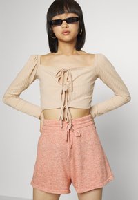 ONLY Petite ONLMELODY - Calções - brandied melon melange