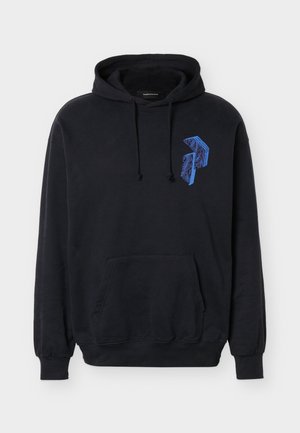 Felpa nera con cappuccio, tasca frontale a marsupio e motivo astratto blu sul petto a sinistra. Coulisse sul cappuccio. Stile semplice e casual.