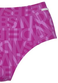 Pinker Badebrief mit einem kühnen, sich wiederholenden Textmuster in helleren Pinktönen. Glatte Textur mit einem mittelhohen Schnitt und gestickten Kanten.