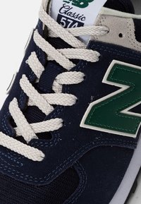 New Balance ML574 UNISEX - Sapatilhas - navy
