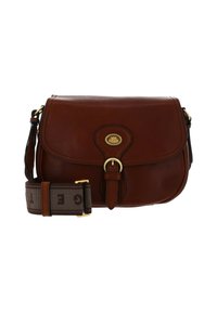 Borsa a tracolla in pelle marrone con chiusura a fibbia frontale e tracolla regolabile in tessuto, caratterizzata da scritte scure e hardware dorato.