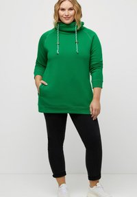 Ulla Popken MIT STEHKRAGEN RAGLANFORM LANGE ÄRMEL  - Sudadera - green