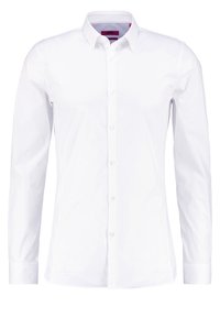 Witte langwerpige mouw shirt van gladde stof, met een normale kraag, volledige knoopsluiting aan de voorkant en enkelknopen bij de mouwen. Geen patronen of accenten.