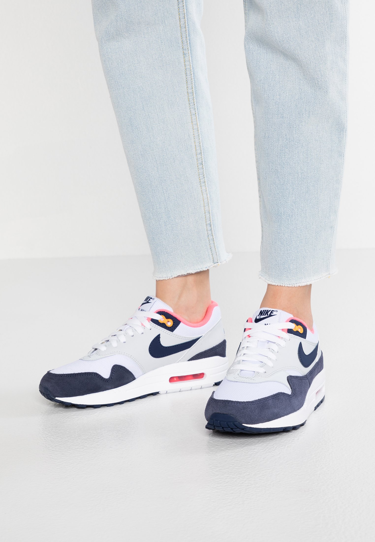 air max 1 navy pink
