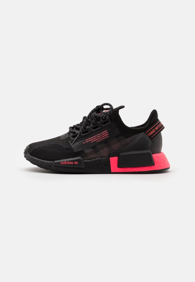 NMD_R1.V2 UNISEX - Sneaker low - core black/flash red