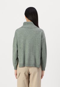 ONLY ONLJAYDEN BUTTON SPLIT NECK  - Pullover - balsam green