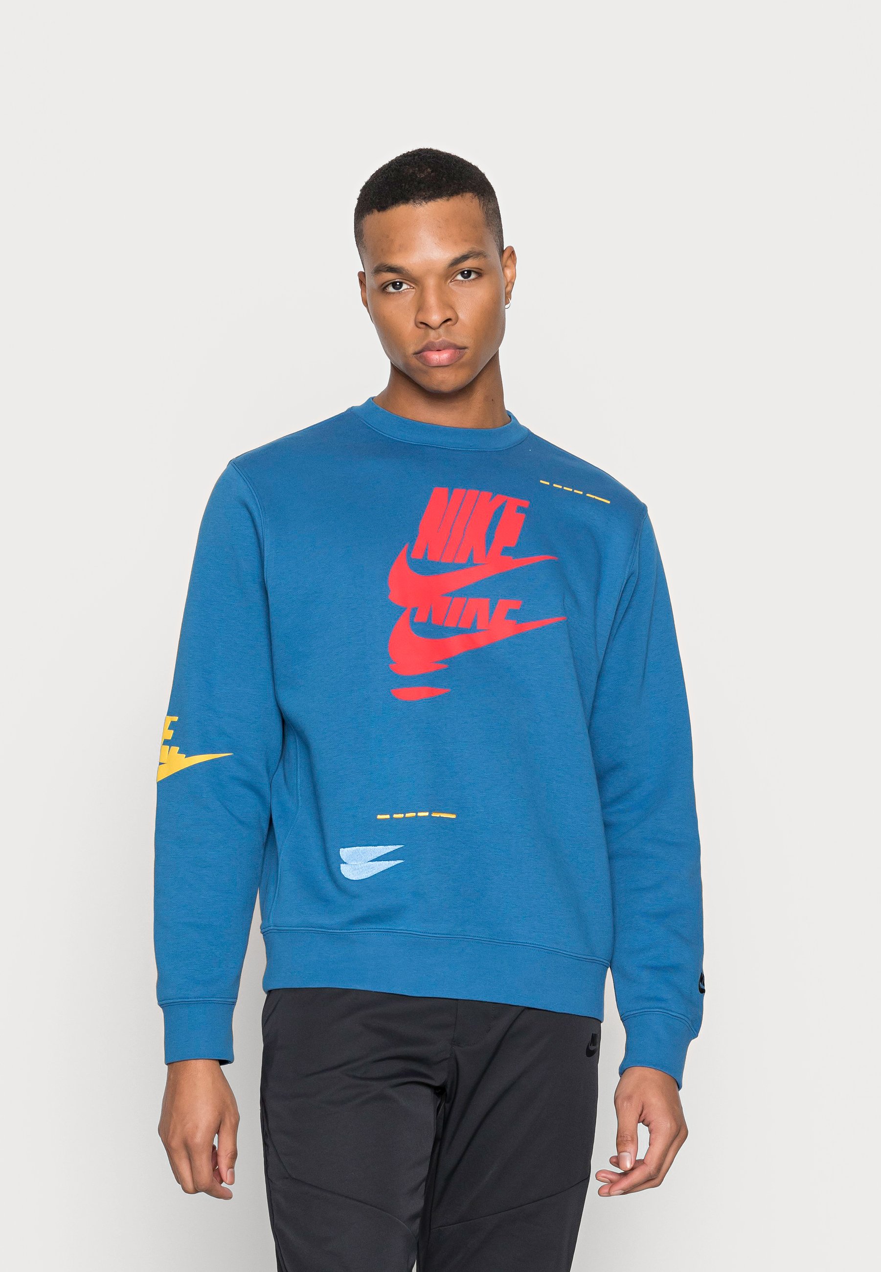 mens black nike crew neck sweatshirt