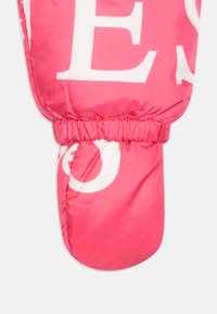Guess NEWBORN HOODED PADDED OVERALL UNISEX - Téli overál - fuchsia lipstick