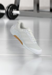 Δεν επιλέχθηκε, footwear white/crystal white