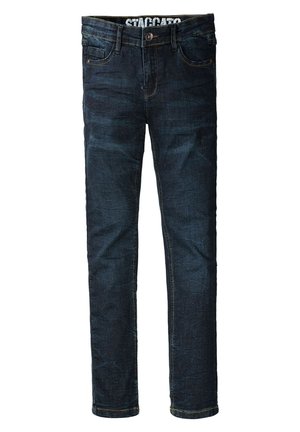 Mørkeblå denimjeans med slank pasform, der har forlommer, baglommer, gule syninger og en knaplukning i taljen.