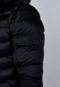 SIKSILK Winterjas - black