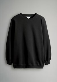 Černá mikina s kulatým výstřihem, spadlými ramenními švy a dlouhými, mírně nařasenými rukávy. Jemný materiál a žebrované manžety a lem.