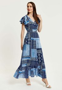 Liquorish TILE PRINT WITH SHORT SLEEVES - Maxi dress - blue
