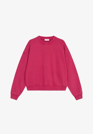 Felroze crewneck-trui met lange mouwen, geribde manchetten en zoom, en subtiel "OH APRIL"-logo op de borst en neklabel.