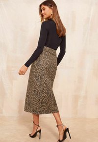 Friends Like These MIDI - Bleistiftrock - animal print