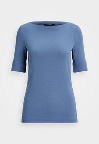 Top aderente blu a maniche corte con maniche risvoltate e ampia scollatura rotonda, etichettato Lauren Ralph Lauren.
