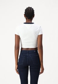 Tommy Jeans BLOCK TEE  - Nyomott mintás póló - white
