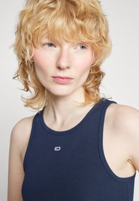 Tommy Jeans ESSENTIAL TANK - Top - dark night navy