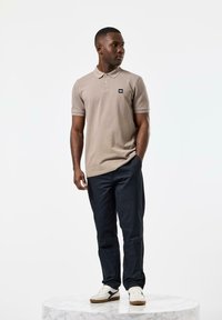 Weekend Offender Poloskjorter - bark