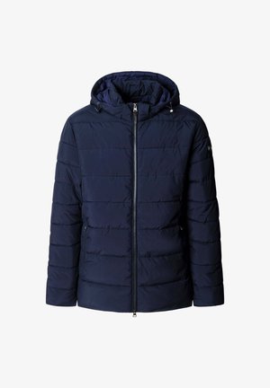 Donkerblauwe donzen jas met capuchon. Heeft horizontale doorgestikte secties, een ritssluiting aan de voorkant en twee steekzakken aan de zijkant. Gemaakt van een glad, geïsoleerd materiaal.