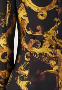 Versace Jeans Couture BUCKLES - Blazer - black/gold