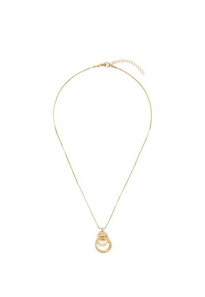 Delikatny złoty łańcuszek z zapięciem typu karabińczyk i zawieszką z trzema teksturowanymi, splecionymi złotymi obrączkami.