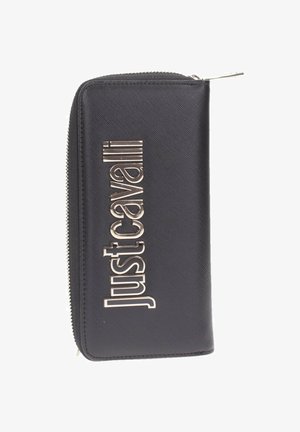 Czarny portfel na zamek z teksturowanej powierzchni z metalicznym logo "Just Cavalli" z przodu.