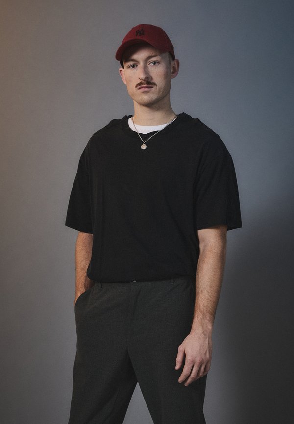 ADAPTIVE TEE UNISEX - Basic T-shirt