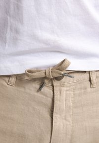 Thumbnail Image 7