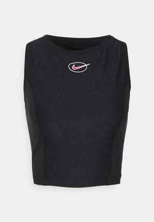 Czarny sportowy top bez rękawów z subtelną kwiatową fakturą i małym różowym logo Nike Swoosh umieszczonym na środku w pobliżu dekoltu.