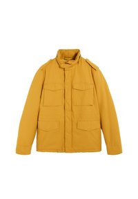 Chaqueta aislante amarilla con cuello alto, cuatro bolsillos frontales y epaulettes en los hombros. Textura suave y diseño aerodinámico.