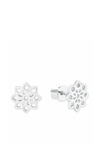 Pendientes de plata con un diseño de recorte floral y un patrón intrincado. Cada pendiente tiene un agujero central y un acabado pulido.