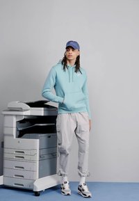 Nike Sportswear SPORTSWEAR CLUB FLEECE - Melegítőfelső - mineral/white