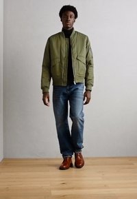 ECCO LONDON CHUKKA koniakowy