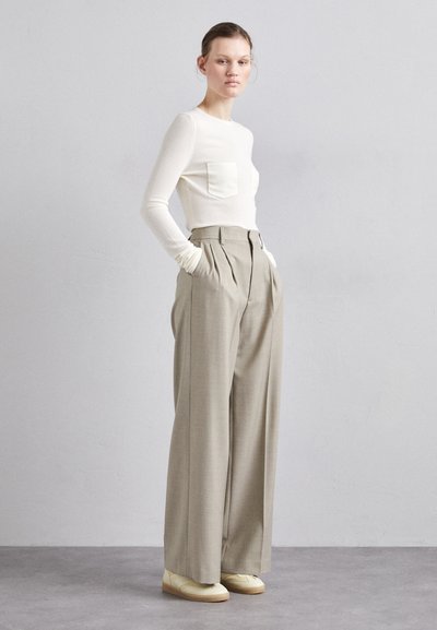 Filippa K POCKET - Langarmshirt - chalk white