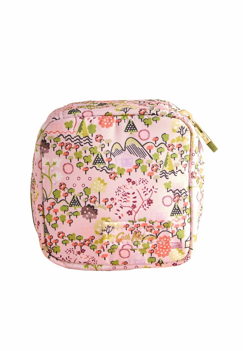 Ruudu kujuline kosmeetikakott roosa kangaga, millel on mitmevärvilised lille- ja mägimustrid. Kuldne tõmblukk ja roheline aktsent peal.