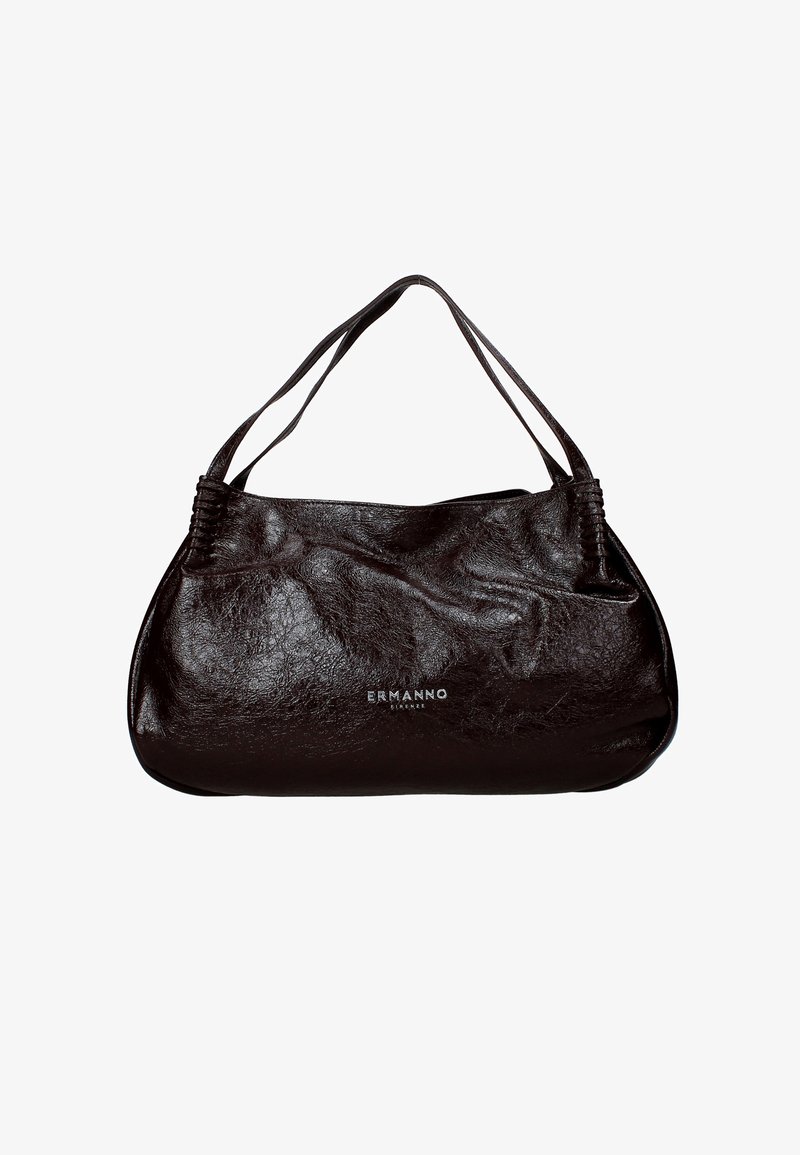 Borsa a mano in pelle marrone scuro con una texture leggermente stropicciata, dotata di due manici per spalla e un logo impresso sul davanti.