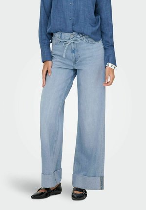 MIT WEITEM ONLBROOME HOHE TAILLE WEITER - Flared Jeans - light blue denim