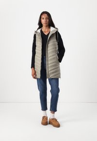 TOM TAILOR LONG HOODED VEST - Vest - smoke olive