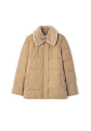 Giacca imbottita beige con un morbido colletto in pelliccia sintetica marrone chiaro, caratterizzata da cuciture orizzontali e due tasche frontali. Tessuto testurizzato.