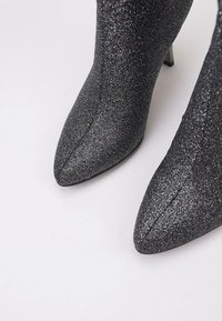 LIMMA GRACHT - Botines de tacón - silver
