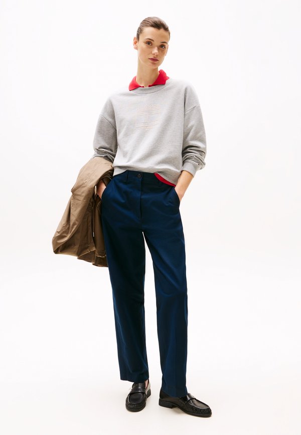 BOXY OUTLINE FLAG - Sweatshirt4