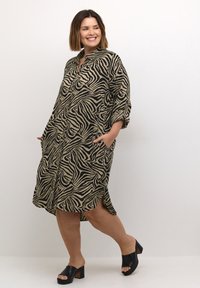 Kaffe Curve KCMILLE - Abito a camicia - chinchilla black animal print