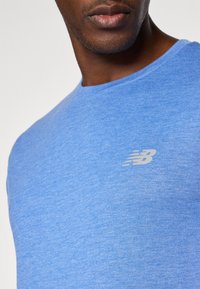 New Balance ESSENTIALS - Športne majice - blue gemstone