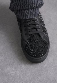 MOSCHINO UOMO - High-top trainers - nero