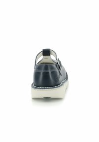 Sandal de cuero azul oscuro con la parte trasera abierta, suela blanca, hebilla metálica ajustable y costura blanca a lo largo del borde. Talla 37.