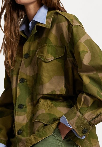 Polo Ralph Lauren PRINTED CROPPED FIELD JACKET - Vasaras jaka - green/brown